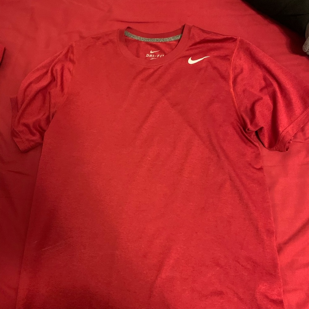 Nike dri fit short sleeve shirt
